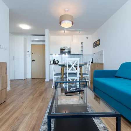 アパート Hevenia 10 *