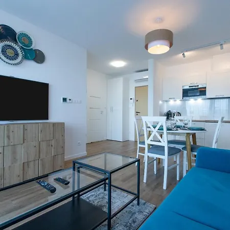 Hevenia 10 * レバル