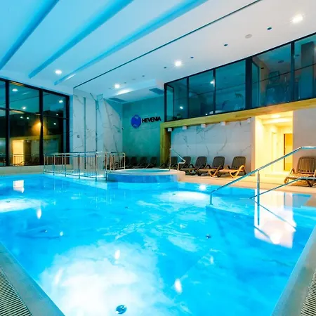 Hevenia 10 アパート レバル