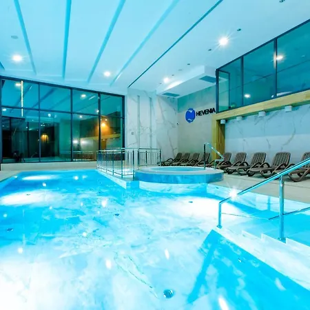 Hevenia 10 アパート レバル