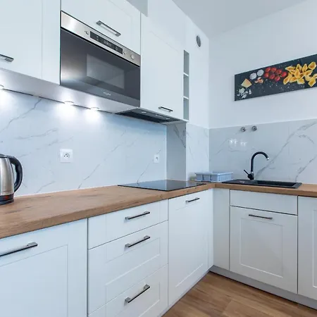 Hevenia 10 アパート