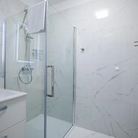 Hevenia 10 アパート